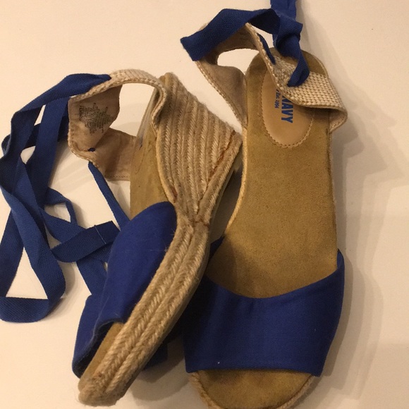 Blue Canvas Old Navy Wedges. Size 9. - Picture 4 of 6